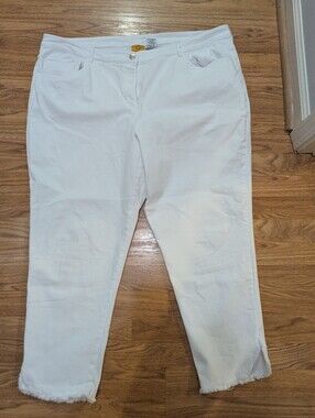 Ruby Rd. White Cropped Frayed Hem Jeans